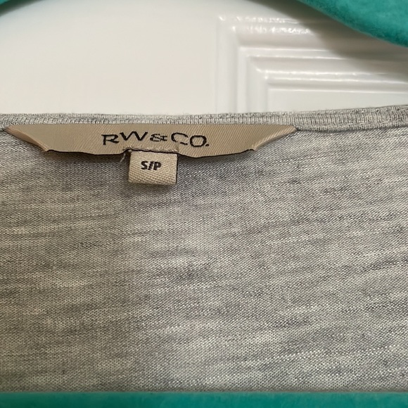 Cute heather grey tank for the summer with sequin detail on left shoulder! - Picture 4 of 4